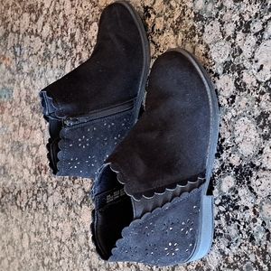Girls size 3 boots